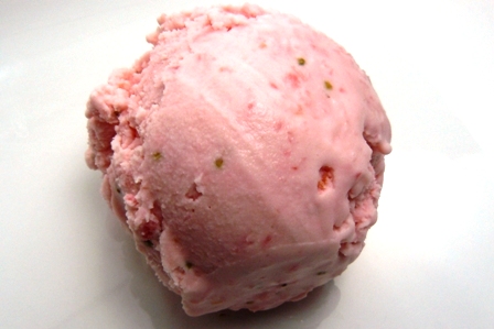 strawberry-sour cream ice cream